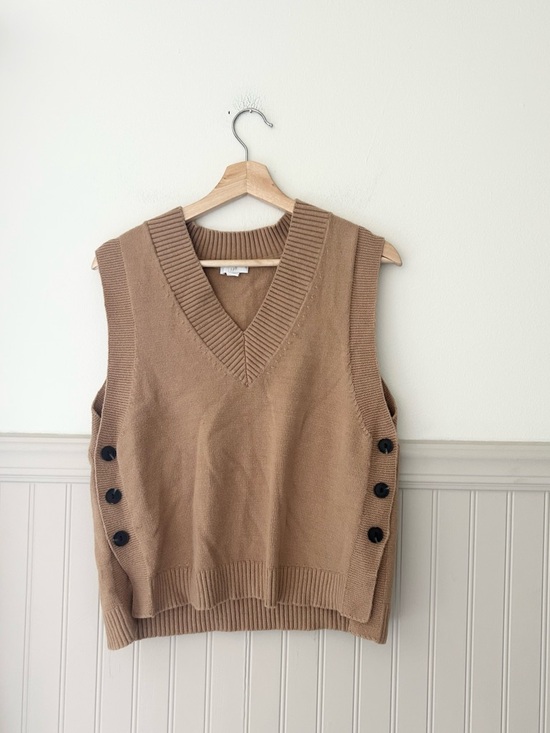 J. Jill Sweaters - J. Jill XS Petite Camel Tan Sleeveless Sweater Vest V-Neck Button Side Knit Top